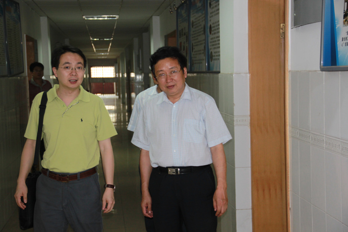 天津科技大学副校长王硕教授莅临蘑菇视频
指导工作