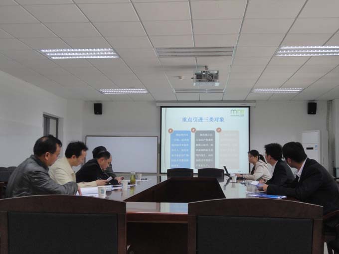 溧水县永阳镇党委委员濮帅一行来蘑菇视频
洽谈工作