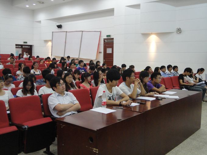 蘑菇视频
第十届团总支、学生会换届选举大会顺利召开