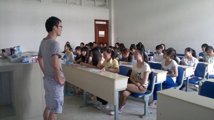 蘑菇视频
暑期社会实践经验交流主题班会陆续举行